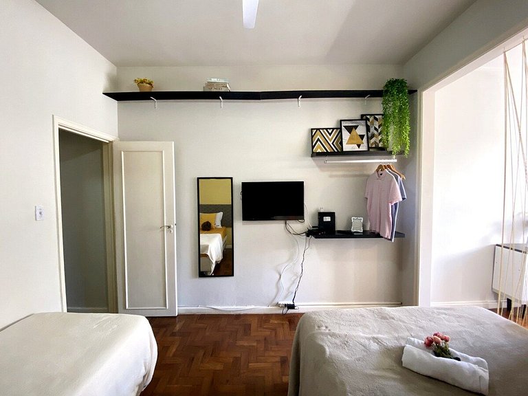 Sunset Estudio - 2 quadras da praia, ao lado metrô