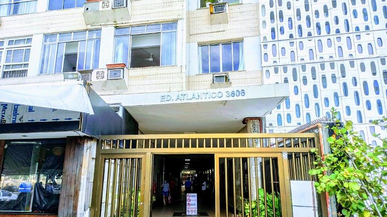 Atlantico Loft- Beira mar até 4, com vista interna