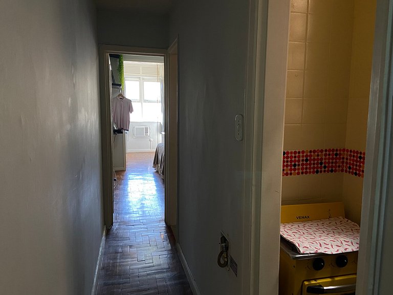 Sunset Estudio - 2 quadras da praia, ao lado metrô